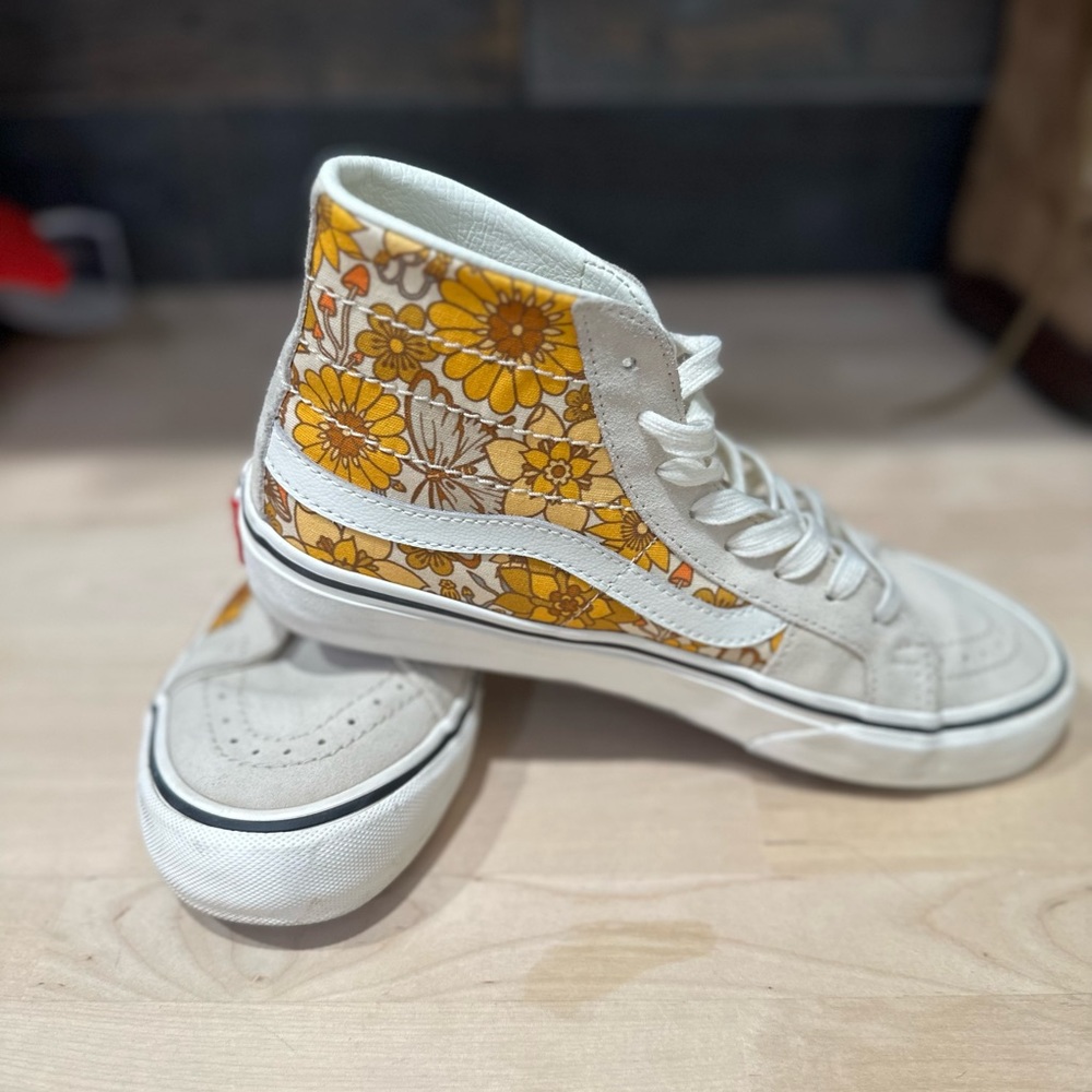Vans trippy floral  size 9 women’s sneakers